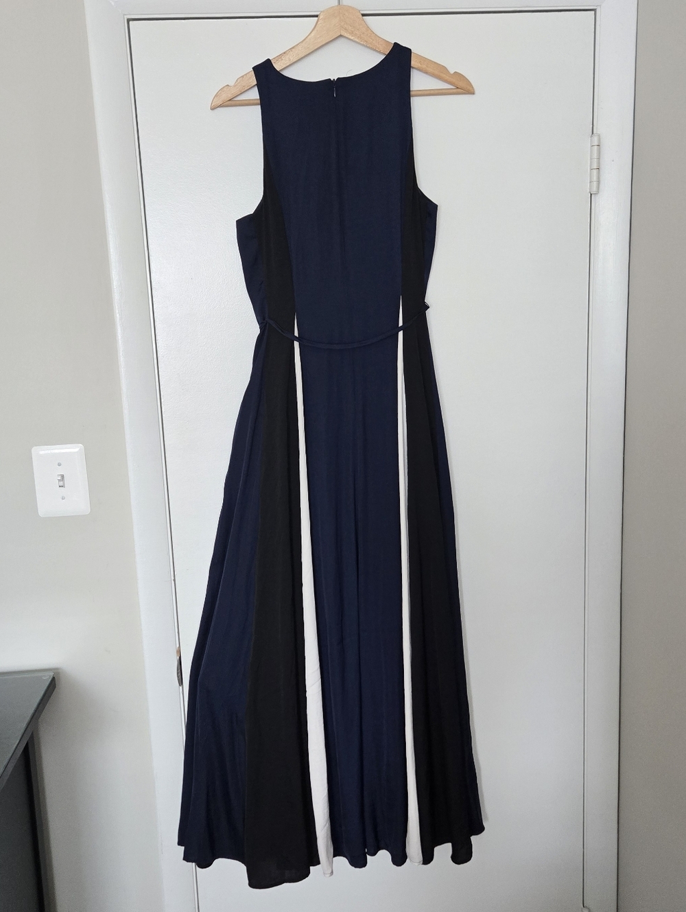 NWT Banana Republic Flowy Tie Waist Maxi Dress Size 6 - Picture 4 of 6
